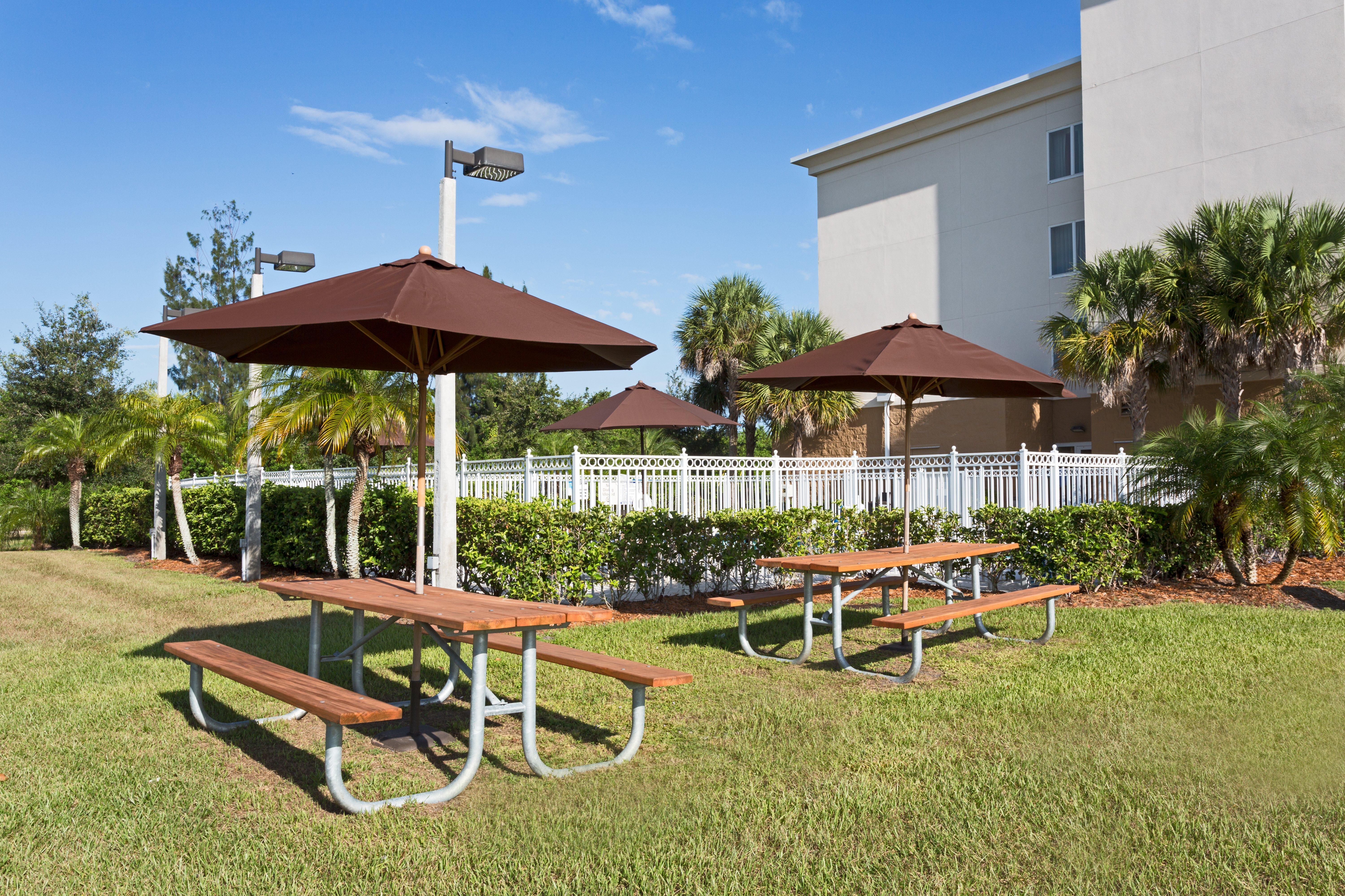 Holiday Inn Express Hotel & Suites Fort Pierce West By Ihg Экстерьер фото